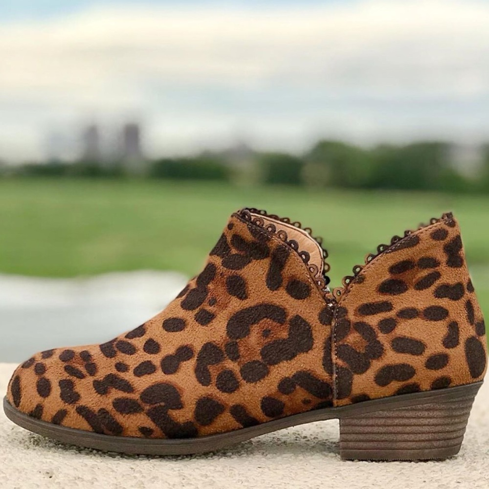 New Leopard Suede Chunky Ankle Round Zip Boots - Picture 2 of 9